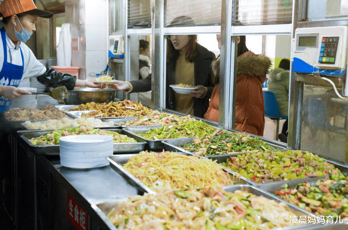 凌晨妈妈育儿|青春期忽略的痘痘,会让孩子变丑还会影响自信,3步轻松搞定