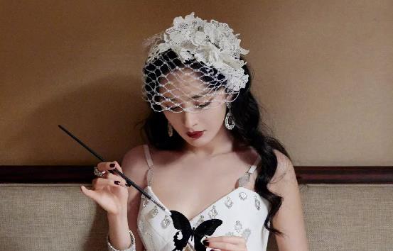 胡歌|《仙剑》16年，月如嫁富豪，紫萱开启傻白甜，他却毁容无缘主角