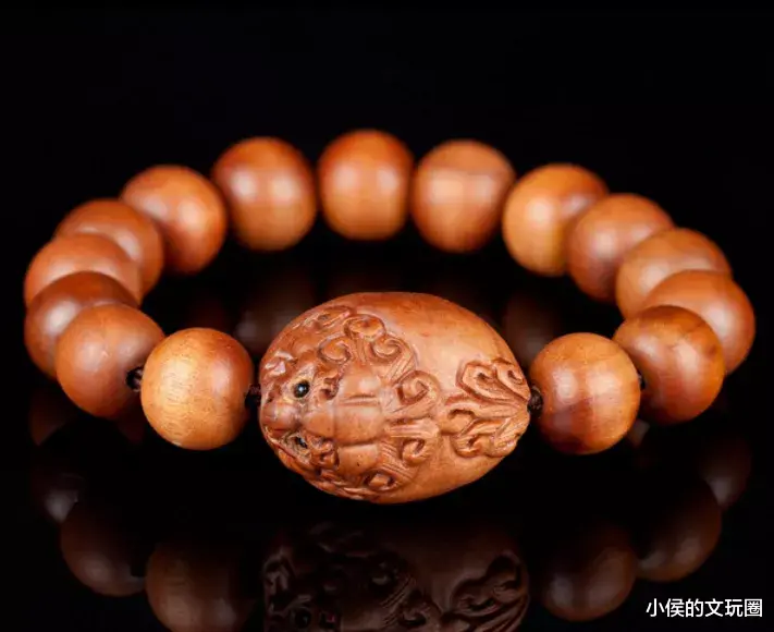 文玩|蛇骨能辟邪?还能盘出牛筋红?