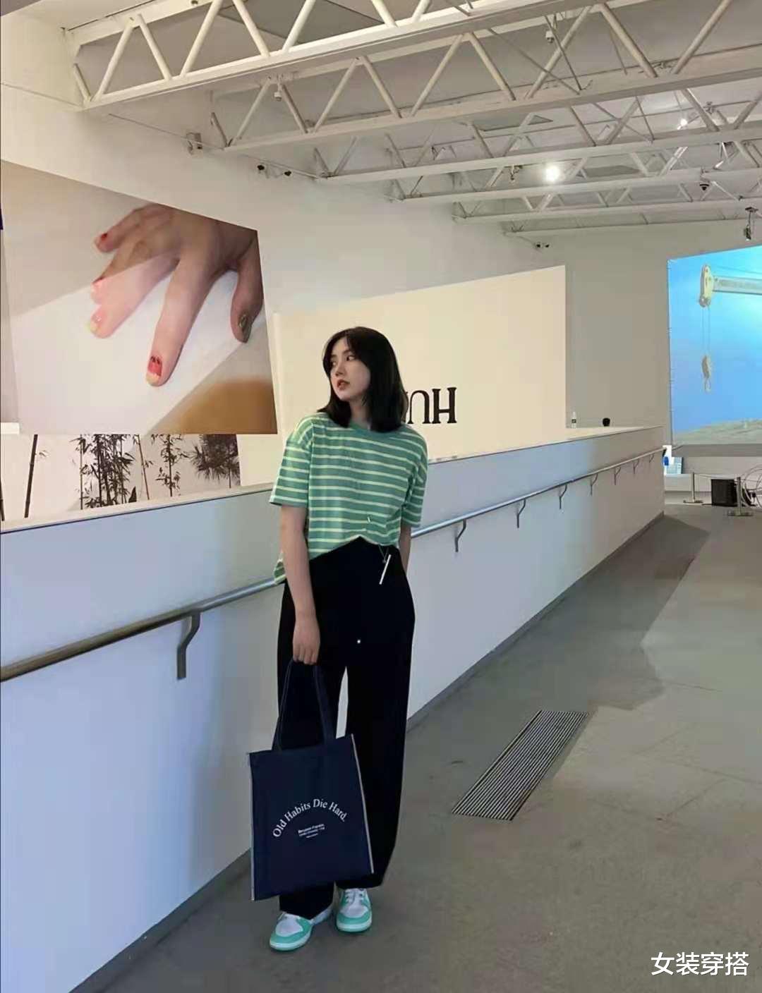 女装穿搭|条纹t恤搭配什么裤子好看
