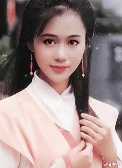 梁小冰|51岁梁小冰社交动态太有趣，沉迷美貌无法自拔，14岁儿子太帅气