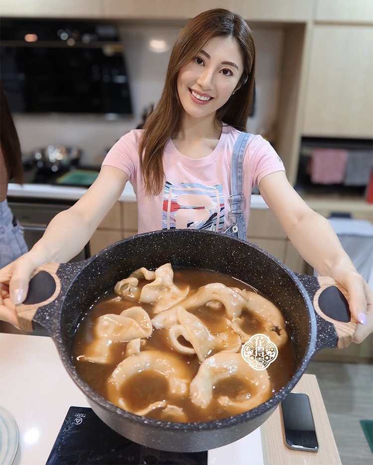 爱·回家|《爱回家》33岁谢芷伦宣布将结婚，嫁圈外“超人老公”