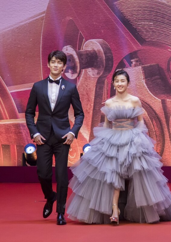 BiuFashion|《盛夏未来》终极预告，吴磊张子枫CP感太强，“情侣装”好甜