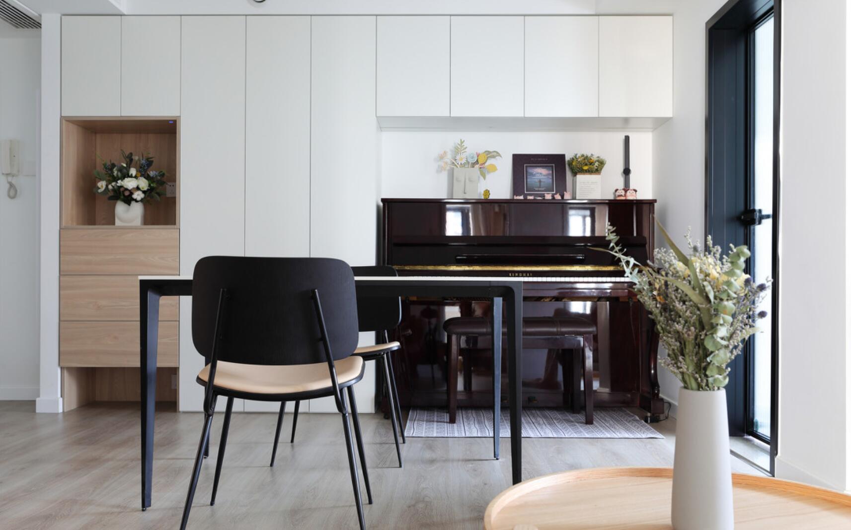 小拾谈装修|玄关做转角柜，客厅一分为二，这个家我看不到一点浪费，太实用了