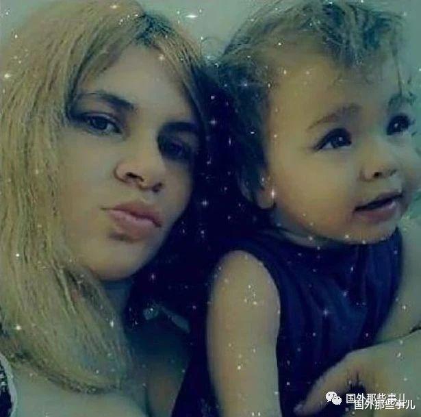 母亲忙着直播,有人敲门才知龙凤胎宝宝已经双双从10楼坠楼身亡
