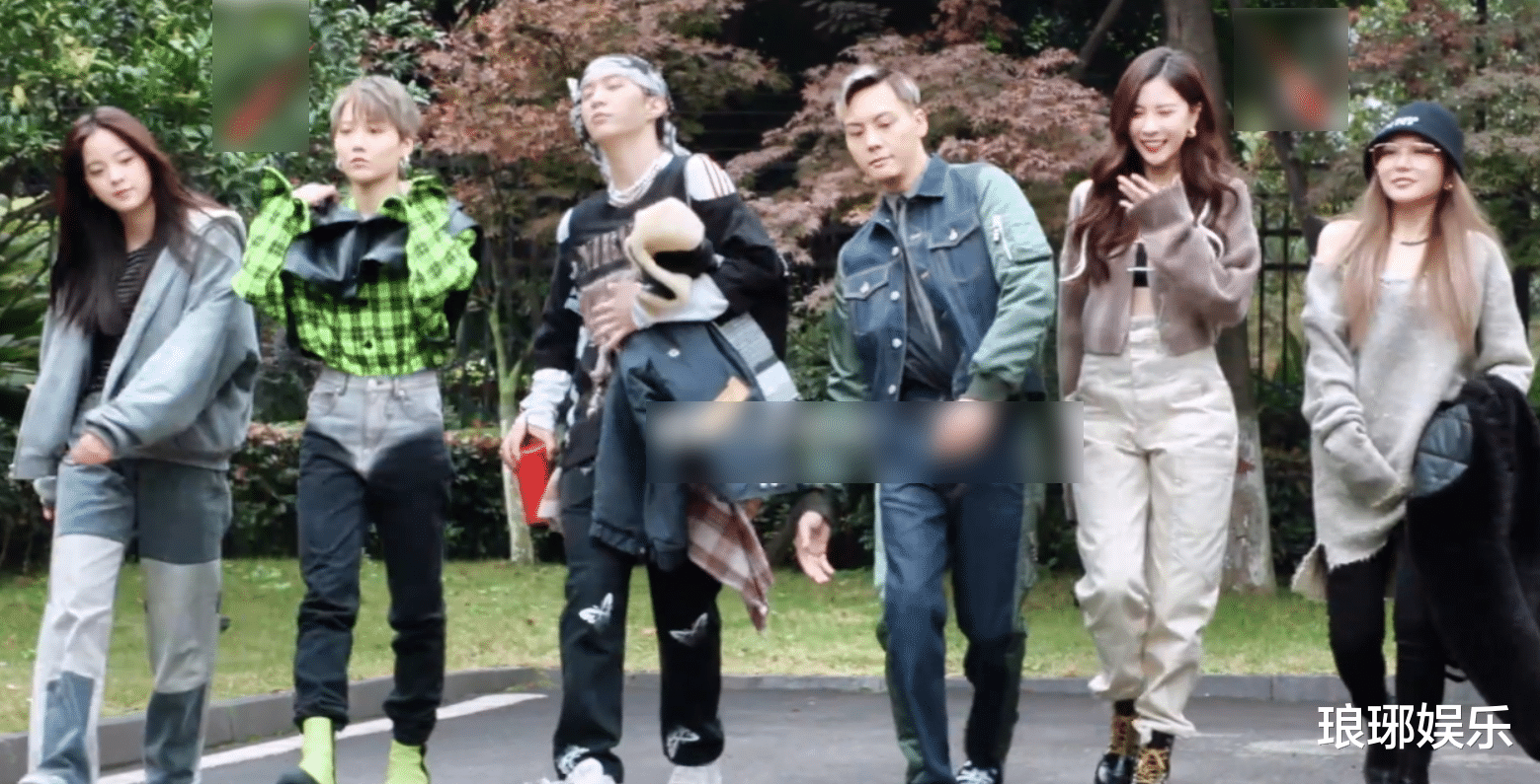 刘雨昕|167的欧阳娜娜和168的刘雨昕同框，看清这差距，没人撒谎我不信