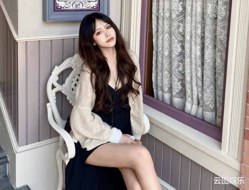 古惑仔|周星驰新恋情疑曝光！富豪派对邂逅17岁港姐，带其上亿元游艇约会