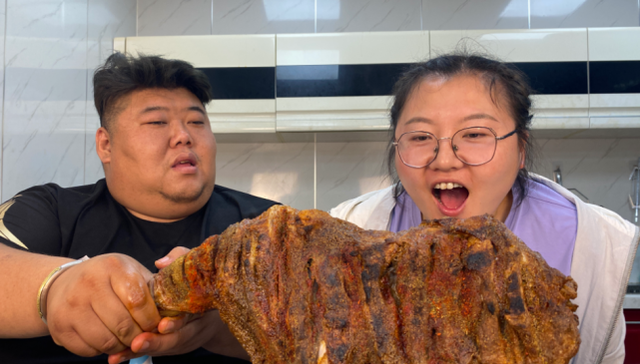 蒋欣 600斤胖猴仔回应绑架事件，考虑切胃减肥，妻子因其放弃吃播生气