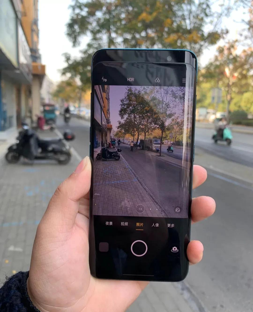 全面屏|盘点那些年我们用过的“真全面屏”手机,一加7pro久久不能忘怀