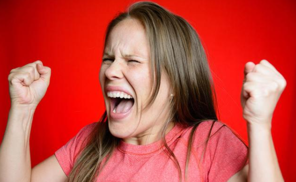 兰兰侃视界|女人来大姨妈时,若有3个表现,很遗憾,绝经期或许提前到了