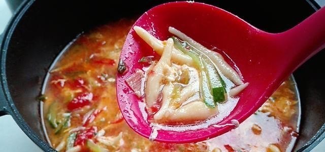 护芽的妈咪 把土豆做成汤，营养美味好消化，隔三差五喝一碗，精力充沛一整天