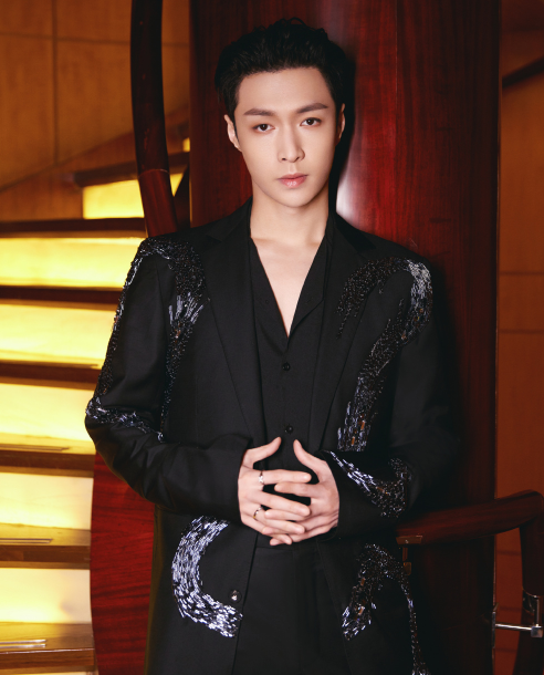 张艺兴|exo再度回归，十周年却不带张艺兴玩，他现在处于什么地位