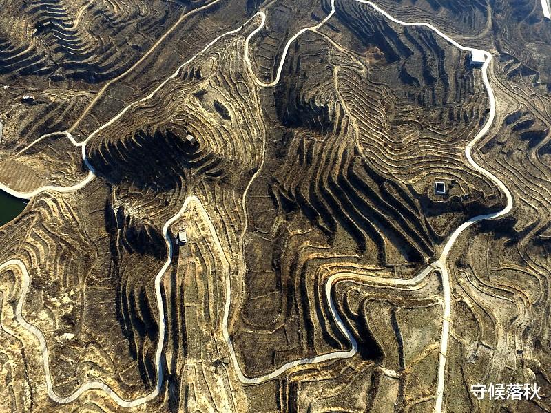 守候落秋 湖北山水道路有待改善