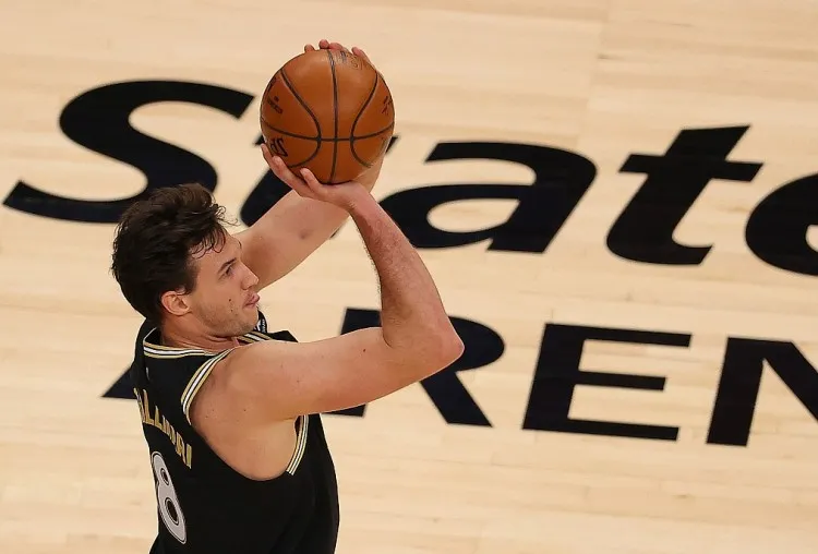 拉简·朗多|隆多首秀，湖人狂输18分！库里复出，无法阻挡球队连败