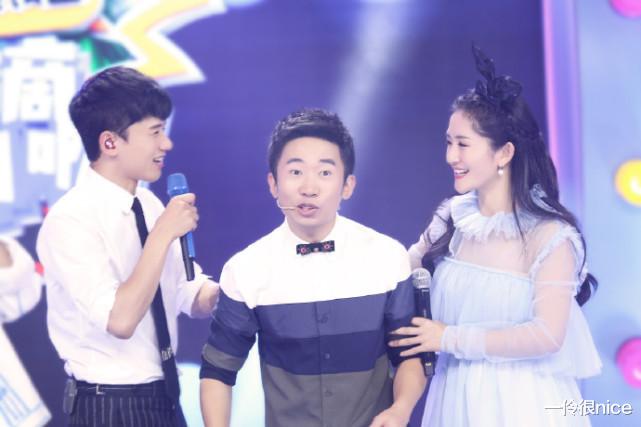 一伶很nice 岳云鹏称结婚有人随100，杨迪随礼不是8888，就是6666