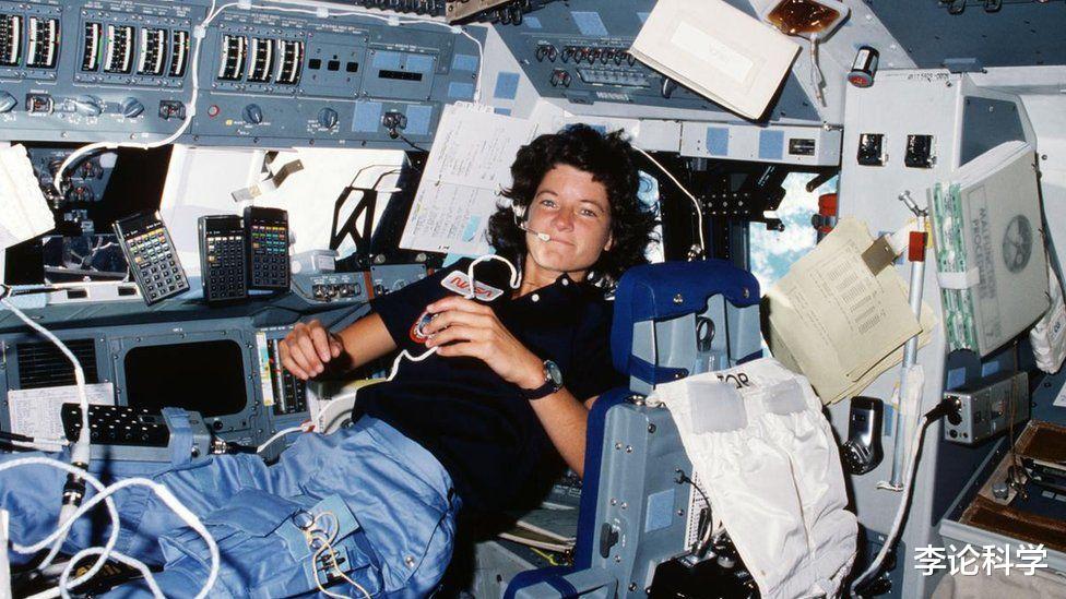 相对论|在太空中生活，女航天员如何克服生理问题？航天女英雄牺牲太大了