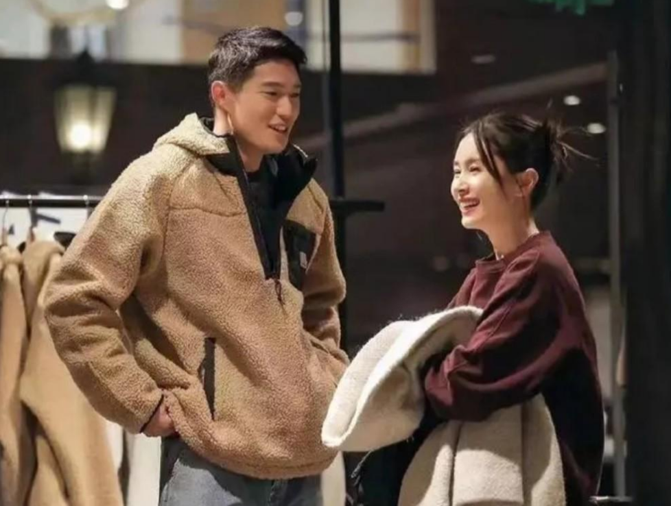 王子文|王子文突然公布已有7岁的儿子，至于孩子的父亲，有照片为证