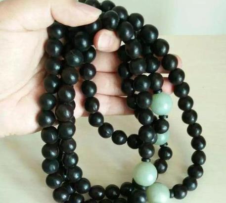 文玩|手汗比较多的人,究竟适合盘玩哪些文玩?