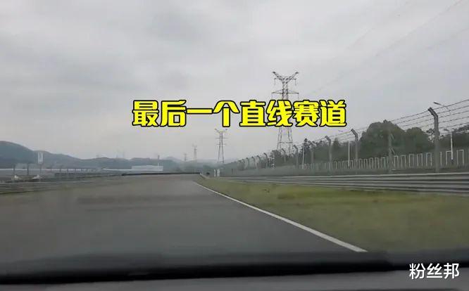 兰博基尼|副驾美女嫌慢开到230码，虎牙邓晶晶SVJ撞车，千万跑车700万贱卖