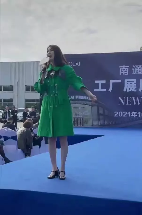 洪欣|艾小羊：原谅出轨老公两年后，她混这么惨了