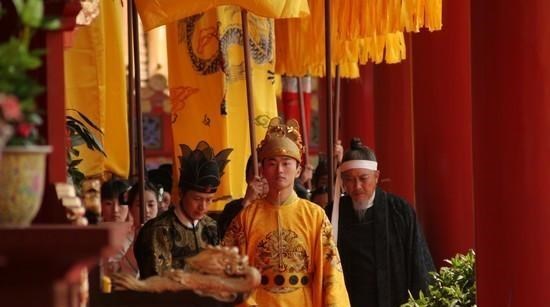 情窦初开的青春|26年不上朝，万历皇帝朱翊钧究竟遭遇了什么，会变得如此“任性”