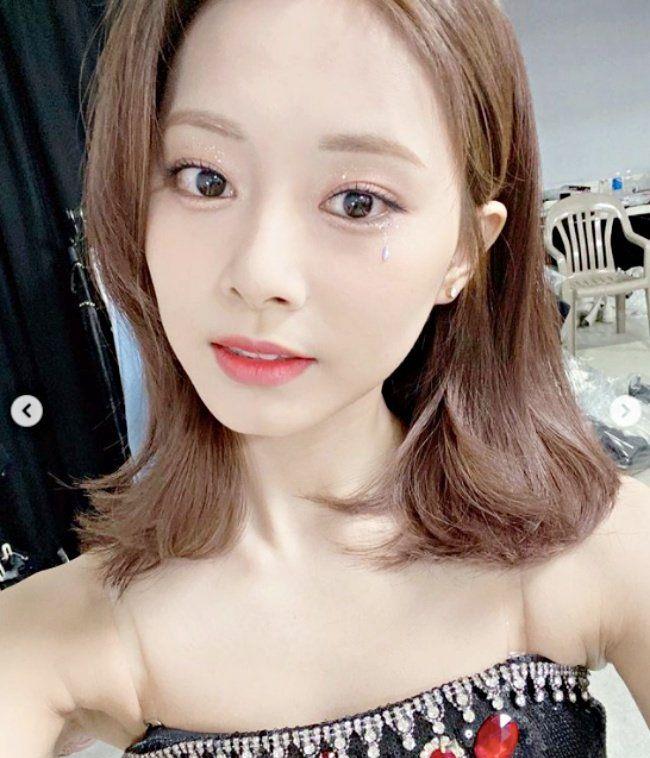 演唱会|TWICE子瑜6年招牌长发减了！狂晒自拍照曝真实心境，网疯：被电晕