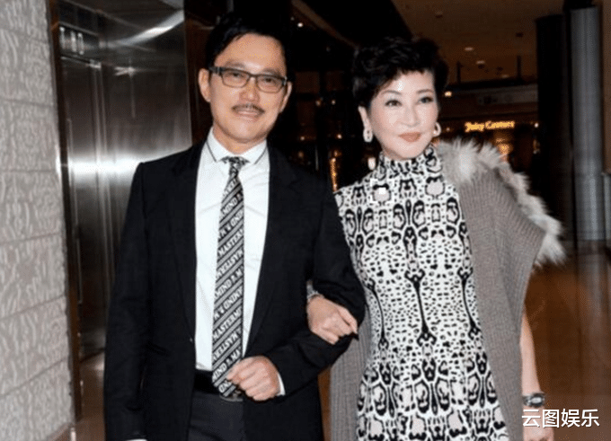 狄波拉|谢霆锋妈妈庆祝结婚21周年，69岁打扮似少女，比小11岁老公显年轻