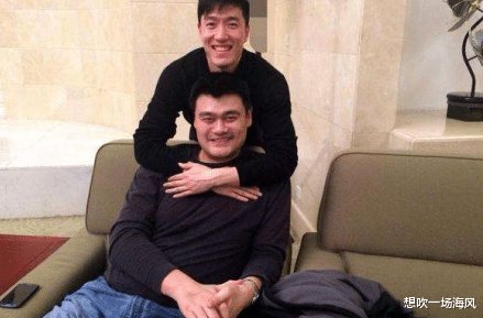 晒晒姚明在美国的家,拥有户外独立湖畔,出门以宝马为代步工具