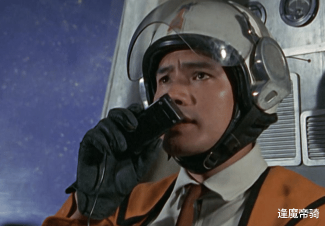 漫画家|奥特曼来地球的原因不单一，虽都是打怪兽，“各有各的肚皮疼”