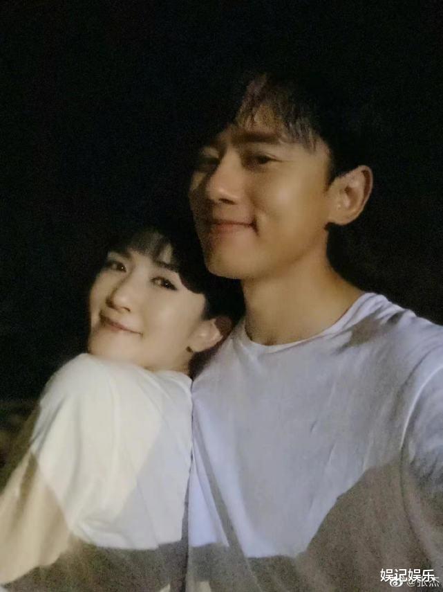 演唱会|谢娜生二胎后首露脸，梳着齐刘海脸颊消瘦，张杰：你就是最好的