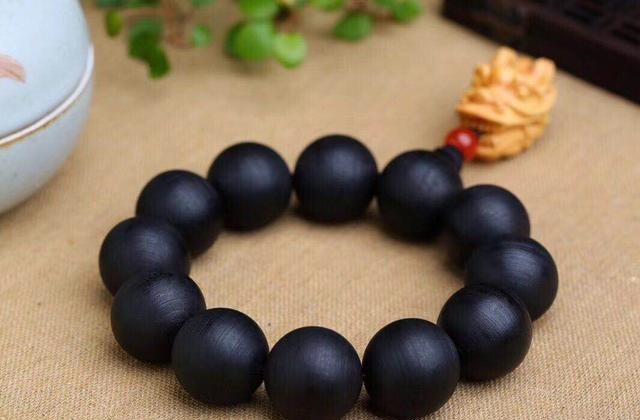 |有这7种文玩手串的小伙伴，一起来讨论一下，该怎么“打底”！