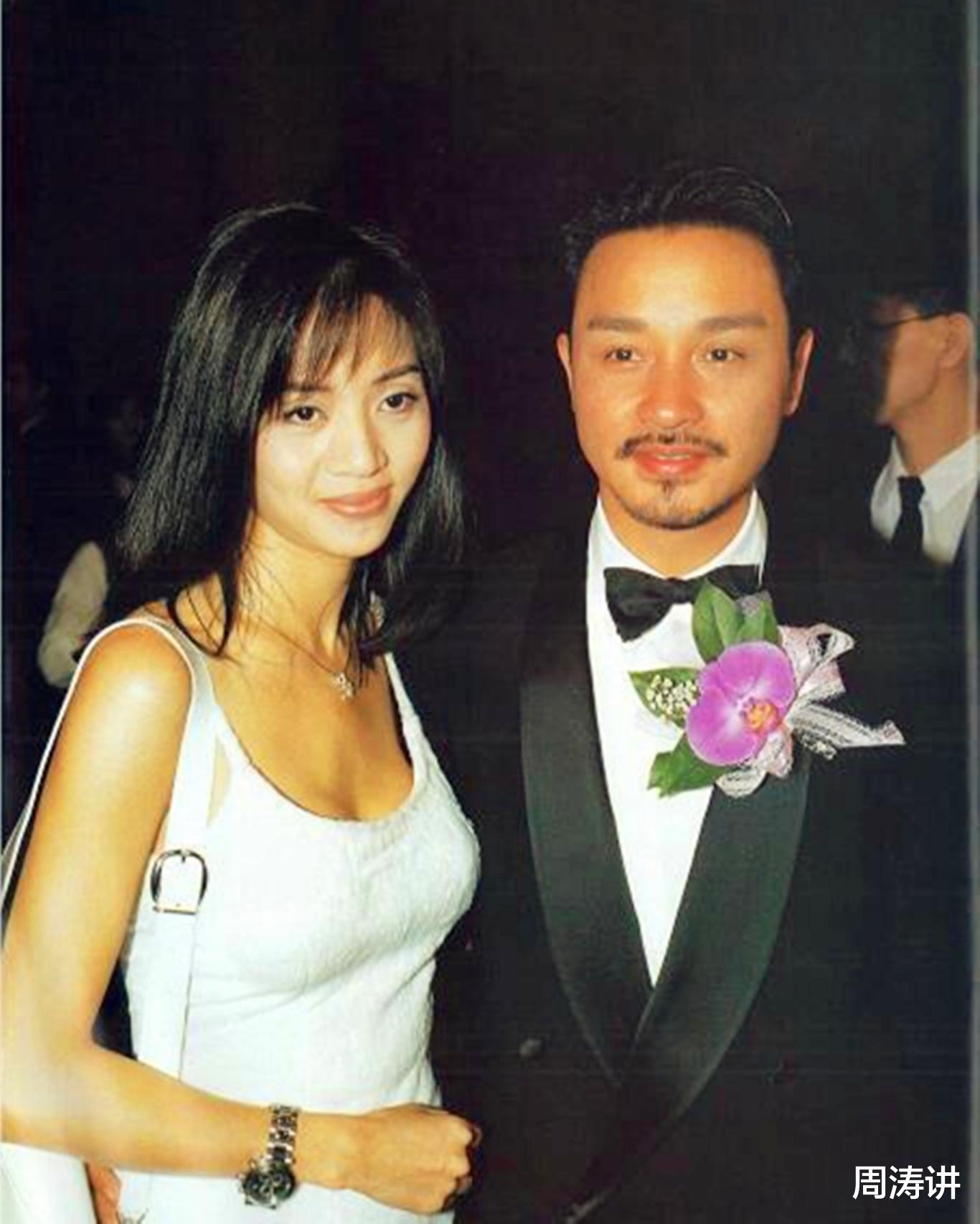 张国荣|无法重拍瞬间：亲吻梅艳芳的谭咏麟张国荣，拜访张学良的倪萍冯巩姜昆黄宏