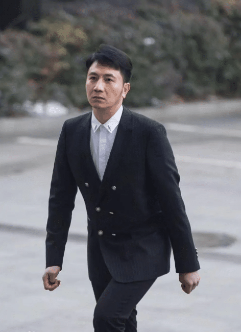 林生斌 林生斌捐赠的井停用，疑似和现任妻子生了两个孩子，名字针对前妻