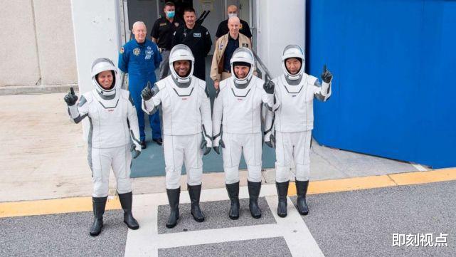 宇航员 同样是返回地球，为什么中国宇航员站不起来？专家：牺牲太大