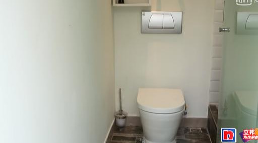 六人挤55㎡老房，成年兄妹同睡一间，保姆为家庭和睦偷偷离开