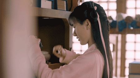 袁冰妍|她被称为“校花女神”，曾被曝哭戏全靠“眼药水”，明年或将霸屏