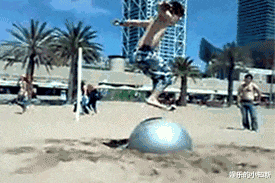 这种情况我是找房东呢？还是楼上的新婚夫妇？