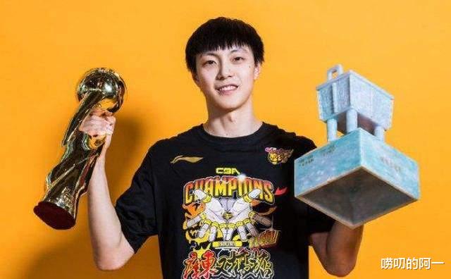 胡明轩|当年被新疆队拒绝之后，胡明轩是如何进入广东队并成为FMVP的？