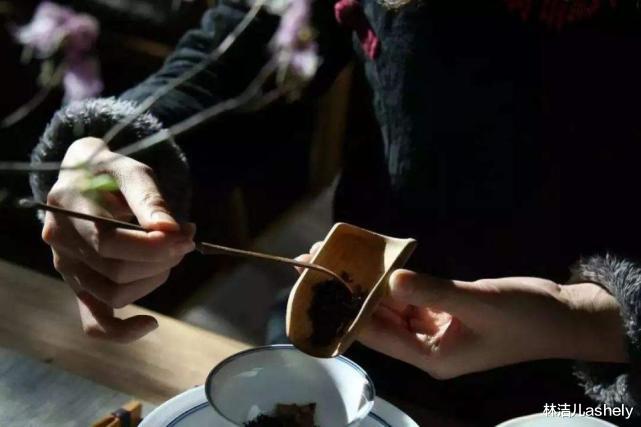 林洁儿ashely|不怕绿茶会撒娇,就怕会画茶艺妆,鞠婧祎周洁琼同款真是楚楚动人