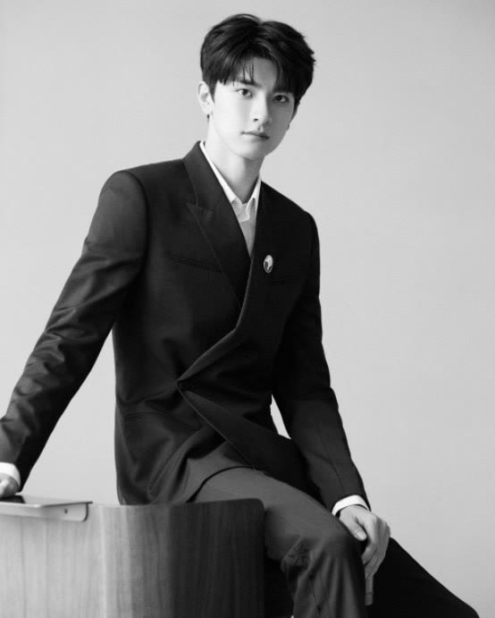 白梦妍|《跑男》黄河篇2大换血，蔡徐坤撤退林一顶替，白鹿从嘉宾成常驻