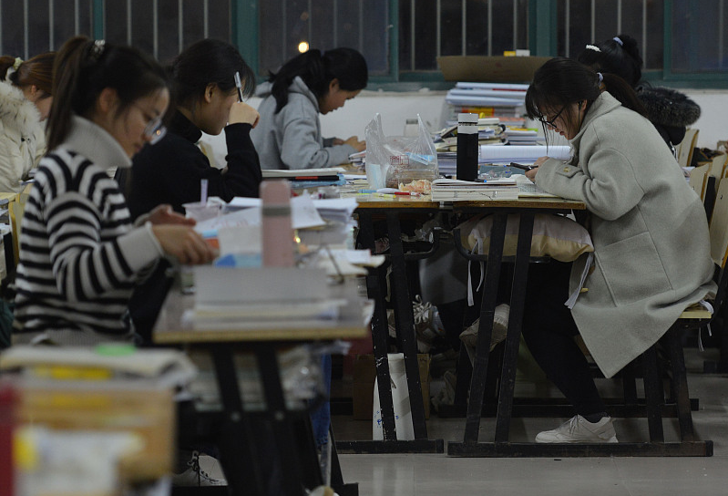 考研|导师直言：想招个男研究生不容易，是女生更有天赋？答案很现实