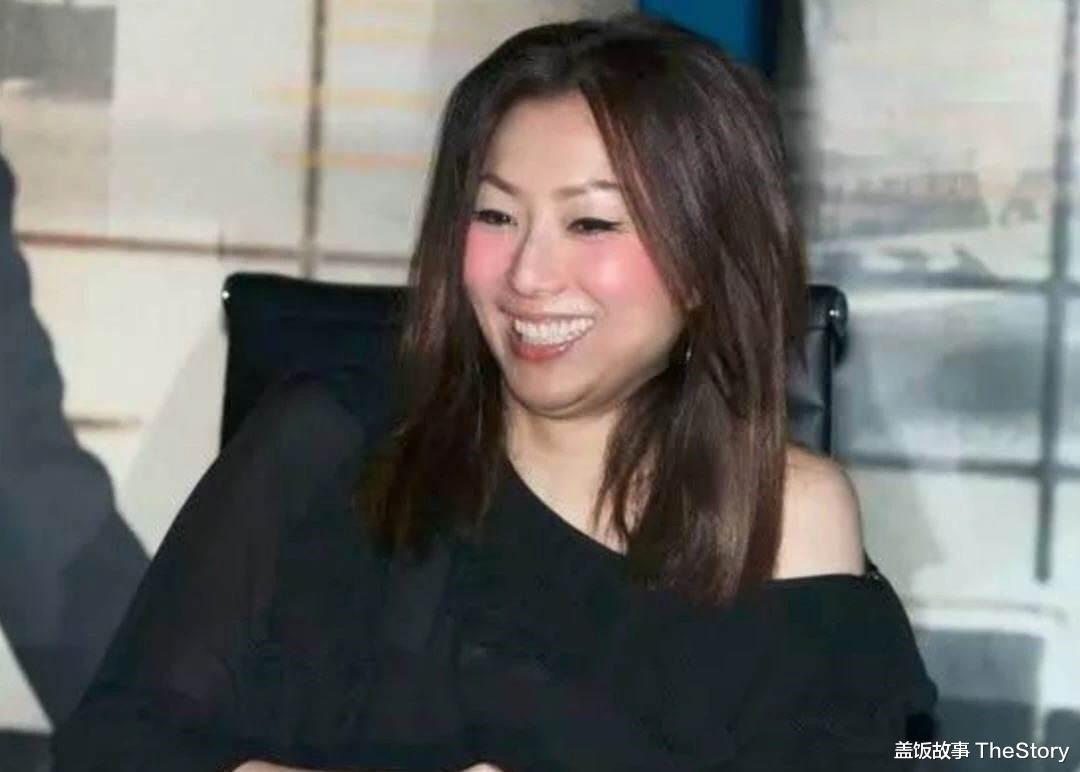 魏新雨|不离婚还帮出轨“渣男”复出太傻？手握3亿房产的她，其实很精明