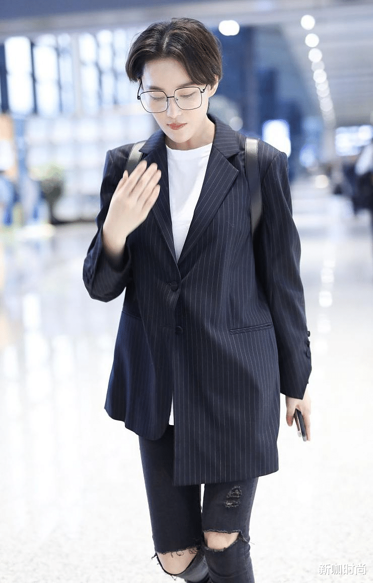 短发发型|18岁的吴绮莉太美！五官精致“水光肌”衬气质，连男士头都能驾驭