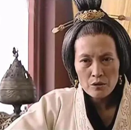 道具师|“假”到离谱，她活该被3亿人追着骂！