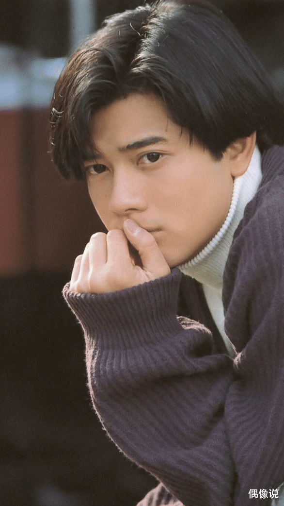 郭富城|方媛晒中秋节全家福！55岁郭富城帅气出镜，两个女儿穿旗袍超可爱