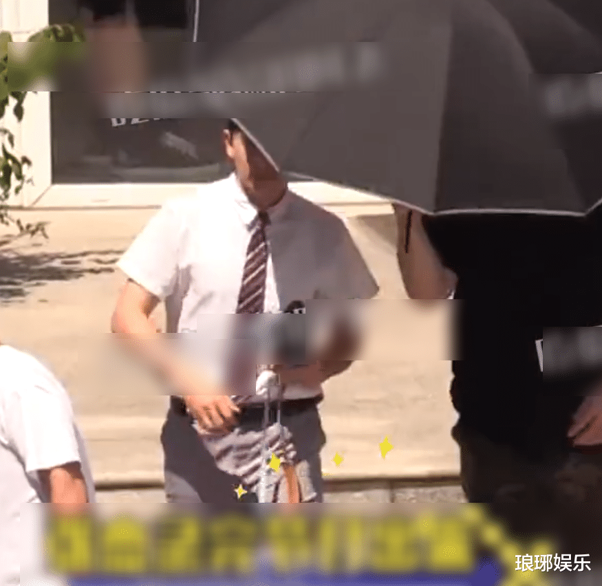 贾乃亮|33岁赵丽颖首次穿学生装，和张杰同框，生图下的身材引发热议