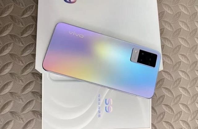 为娃学画丫|vivo S10配置全曝光：4400万前置双摄+3970mAh，预计2999元起