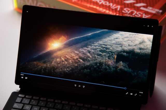 华硕|华硕无畏二合一OLED触屏笔记本首发体验：你想要的移动杜比影院来了