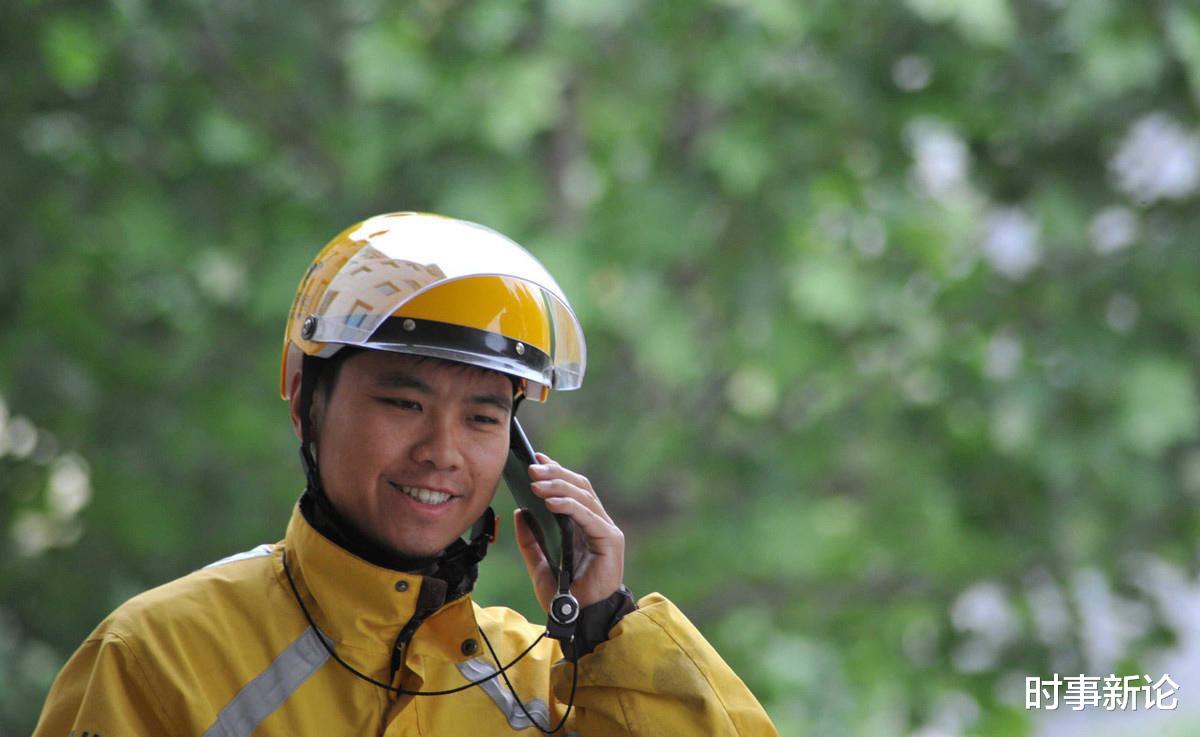时事新论 越来越多年轻人去送外卖、送快递，中国制造业的未来在哪里？