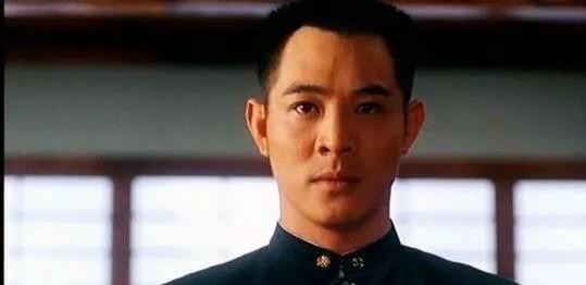 李连杰|57岁李连杰久违露面！疾病缠身身材发福走样，曾向妻子交代后事